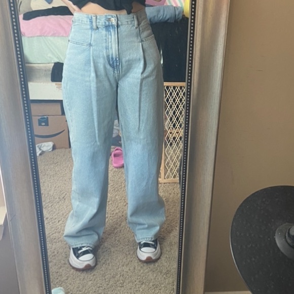 NWOT Light Wash High-Waisted Forever 21 Jeans - Picture 12 of 14